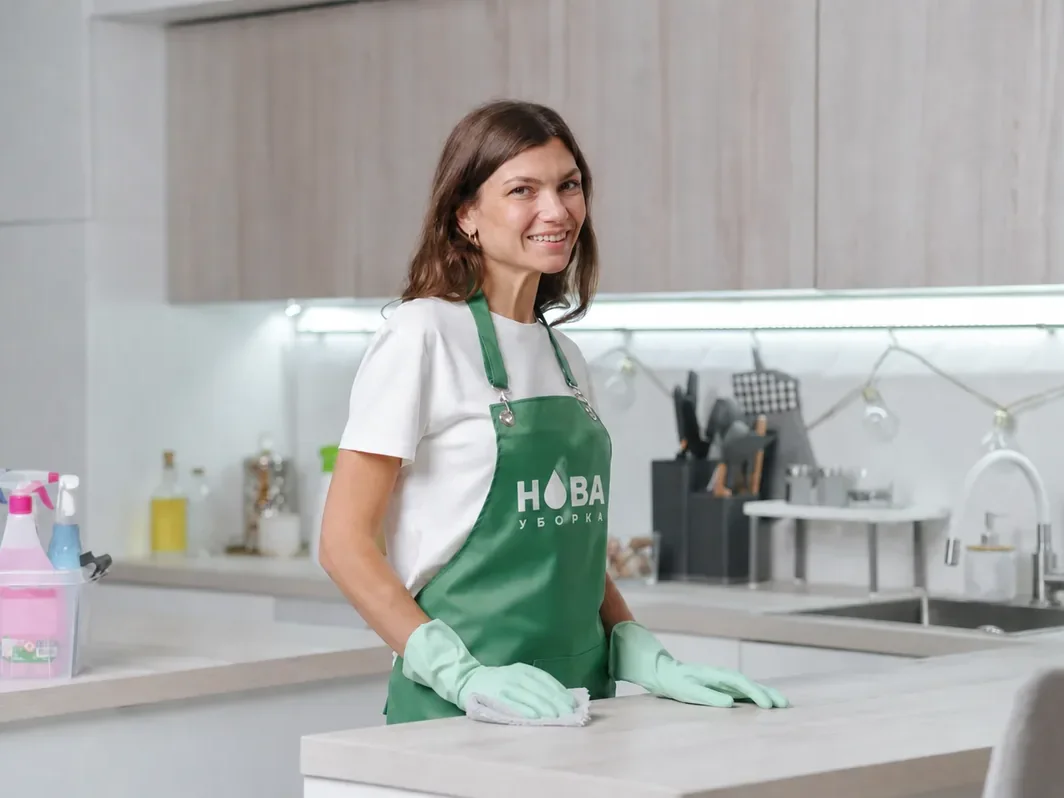 Срочная уборка квартиры в Саранске — клинер НОВА за работой